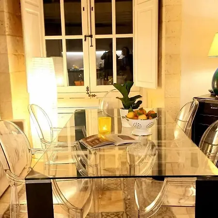 Lovely 2-bed In Siracusa Appartamento