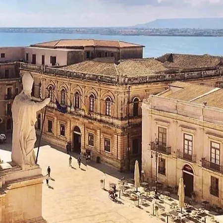 Appartamento Lovely 2-bed In Siracusa *