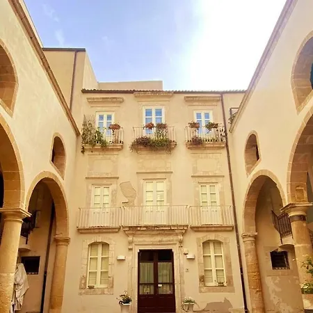 Appartamento Lovely 2-bed In Siracusa