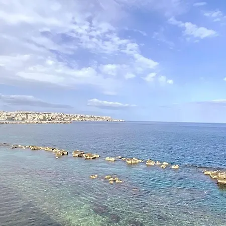 Lovely 2-bed In Siracusa Apartment *